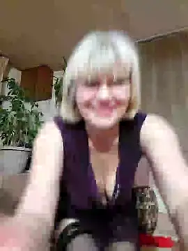 Snapshot of IrmaRose chatting on 02/12/25, 01:27 IrmaRose online show from 02/12/25, 01:27
