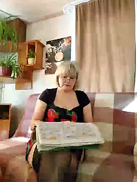 Snapshot of IrmaRose chatting on 02/19/25, 06:33 IrmaRose online show from 02/19/25, 06:33