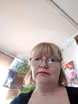 Snapshot of IrmaRose chatting on 03/23/25, 05:32 IrmaRose online show from 03/23/25, 05:32