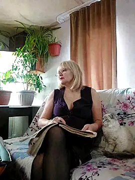 IrmaRose online show from 11/30/25, 05:55