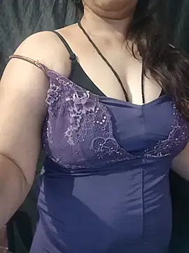 Snapshot of seema4xxxfun chatting on 06/23/26, 08:12 seema4xxxfun online show from 06/23/26, 08:12