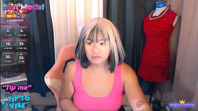 Snapshot of MagnificatMistress chatting on 11/24/25, 11:37 MagnificatMistress online show from 11/24/25, 11:37