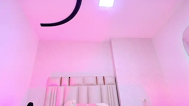  carolina fox online show from 02/05/26, 03:11