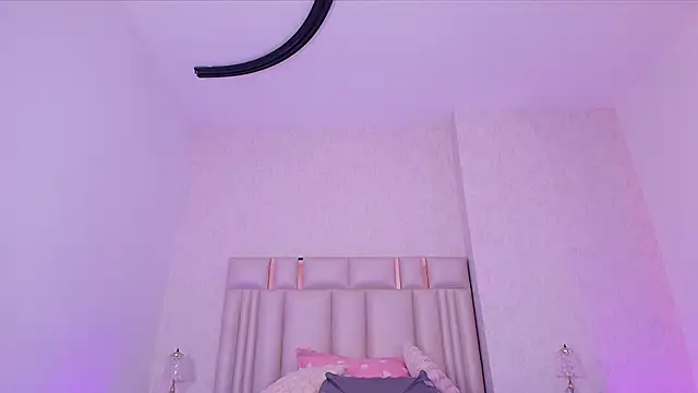  carolina fox online show from 06/04/26, 03:12