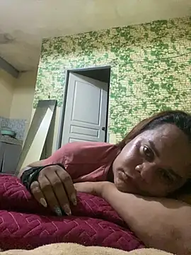 Snapshot of sweetyula chatting on 10/07/25, 01:25 sweetyula online show from 10/07/25, 01:25