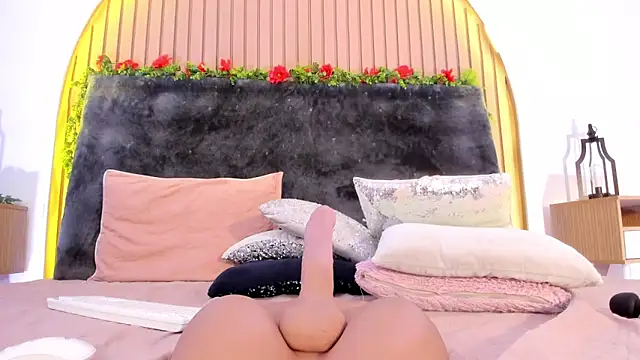 Karlagonzales  online show from 02/23/25, 05:18