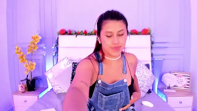 Karlagonzales  online show from 03/13/25, 12:37