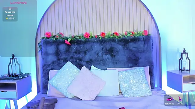 Karlagonzales  online show from 10/23/25, 09:41