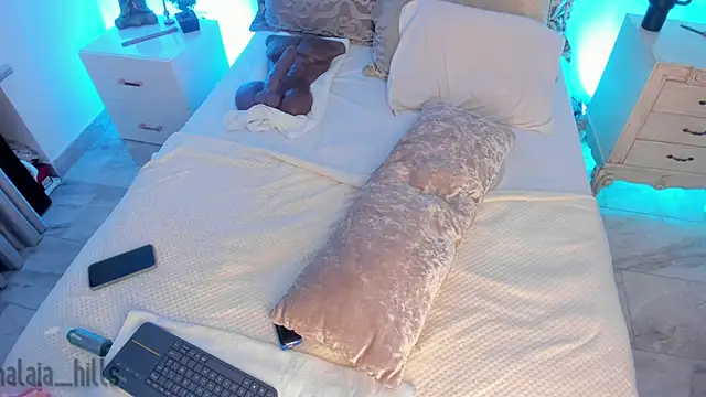 malaia hills online show from 03/21/25, 01:45