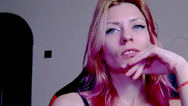 karo123421 online show from 11/23/25, 09:58