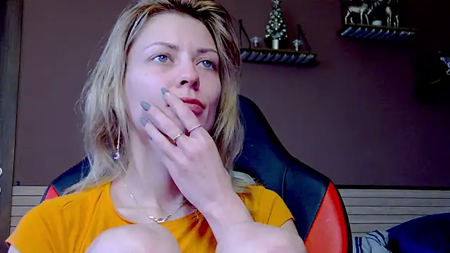 karo123421 online show from 12/14/25, 09:25