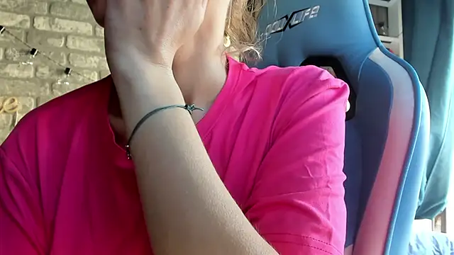 karo123421 online show from 12/16/25, 08:52