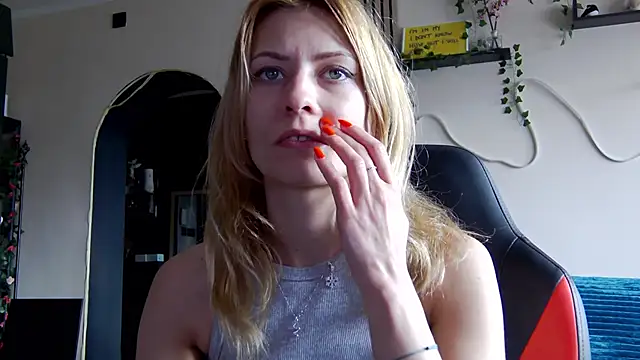 karo123421 online show from 02/26/26, 09:41