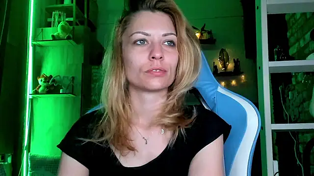 karo123421 online show from 03/19/26, 03:43