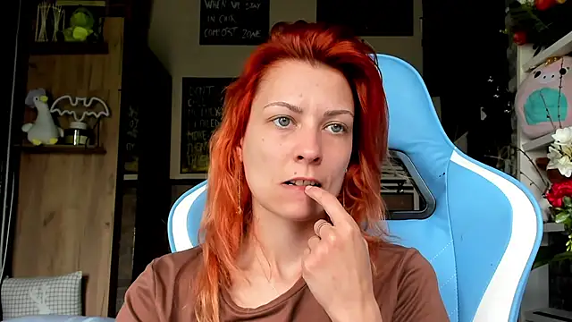 karo123421 online show from 04/14/26, 09:04