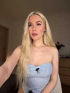 xDinnax online show from 11/18/25, 03:12