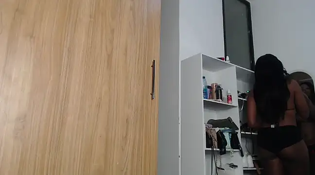 Snapshot of peeky_pinky chatting on 03/02/25, 03:45 peeky pinky online show from 03/02/25, 03:45