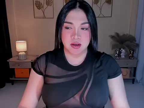 Snapshot of MaxeneCullens chatting on 02/16/26, 04:41 MaxeneCullens online show from 02/16/26, 04:41