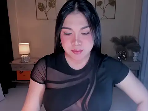 Snapshot of MaxeneCullens chatting on 03/06/26, 04:31 MaxeneCullens online show from 03/06/26, 04:31