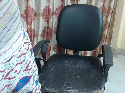 HOT CHILLY online show from 06/24/26, 05:01