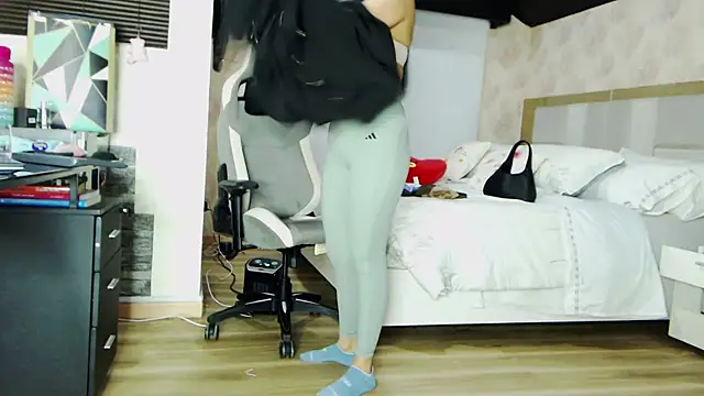 stefializon online show from 03/23/25, 03:32