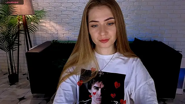 Adelyna Bird online show from 03/16/25, 07:15