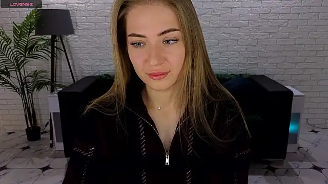 Adelyna Bird online show from 09/26/25, 06:17