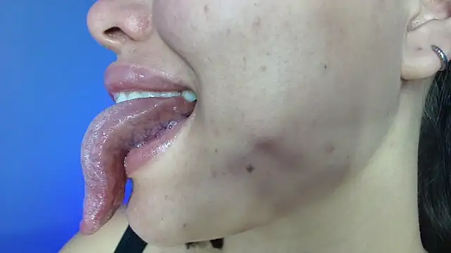 lisbet21x online show from 12/23/24, 10:44