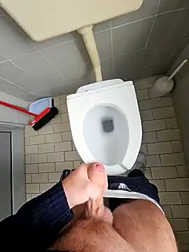 Snapshot of Dolceporco19 chatting on 12/18/24, 09:04 Dolceporco19 online show from 12/18/24, 09:04