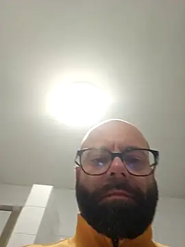 Snapshot of Dolceporco19 chatting on 10/08/25, 04:26 Dolceporco19 online show from 10/08/25, 04:26