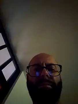 Snapshot of Dolceporco19 chatting on 11/04/25, 05:12 Dolceporco19 online show from 11/04/25, 05:12