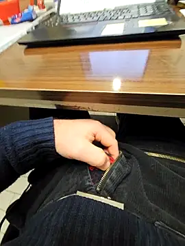 Snapshot of Dolceporco19 chatting on 01/07/26, 04:09 Dolceporco19 online show from 01/07/26, 04:09