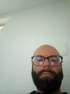 Snapshot of Dolceporco19 chatting on 04/01/26, 04:15 Dolceporco19 online show from 04/01/26, 04:15