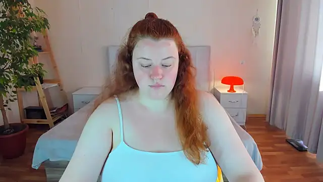 Snapshot of PolinaSalvatore chatting on 09/23/25, 08:06 PolinaSalvatore online show from 09/23/25, 08:06