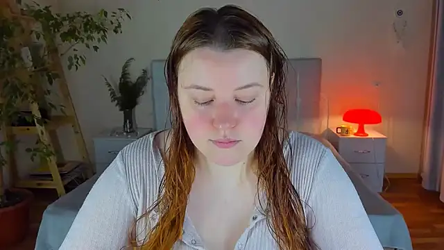 Snapshot of PolinaSalvatore chatting on 11/11/25, 02:39 PolinaSalvatore online show from 11/11/25, 02:39