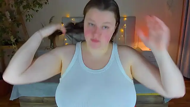 Snapshot of PolinaSalvatore chatting on 11/16/25, 03:50 PolinaSalvatore online show from 11/16/25, 03:50