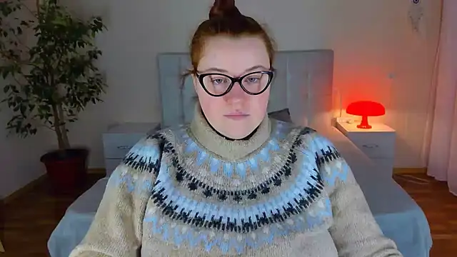 Snapshot of PolinaSalvatore chatting on 12/16/25, 01:16 PolinaSalvatore online show from 12/16/25, 01:16