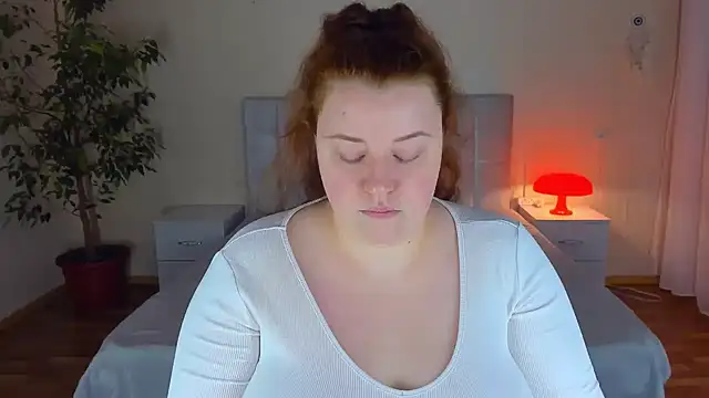 Snapshot of PolinaSalvatore chatting on 12/18/25, 07:53 PolinaSalvatore online show from 12/18/25, 07:53