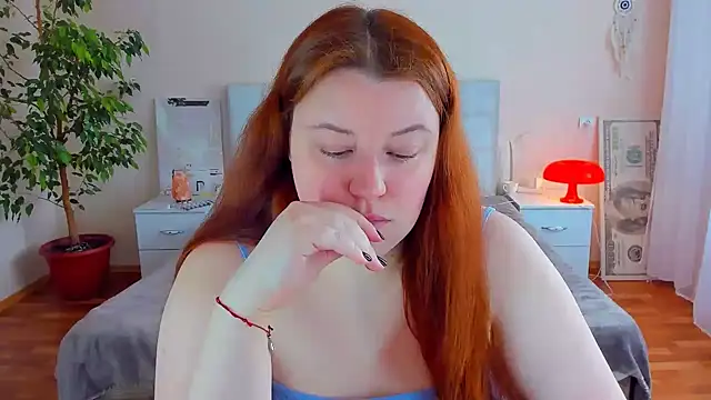 Snapshot of PolinaSalvatore chatting on 03/06/26, 12:12 PolinaSalvatore online show from 03/06/26, 12:12