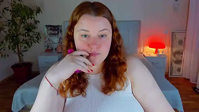 Snapshot of PolinaSalvatore chatting on 05/11/26, 04:04 PolinaSalvatore online show from 05/11/26, 04:04