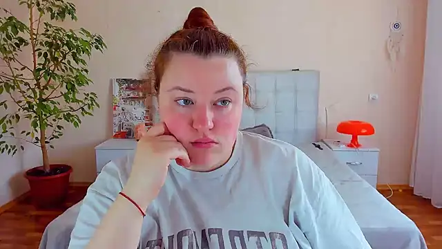Snapshot of PolinaSalvatore chatting on 05/25/26, 12:44 PolinaSalvatore online show from 05/25/26, 12:44