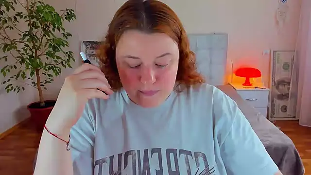 Snapshot of PolinaSalvatore chatting on 06/05/26, 12:22 PolinaSalvatore online show from 06/05/26, 12:22