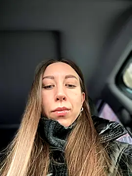 Snapshot of EvaCatt chatting on 11/13/25, 03:49 EvaCatt online show from 11/13/25, 03:49