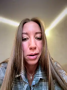 Snapshot of EvaCatt chatting on 01/09/26, 03:42 EvaCatt online show from 01/09/26, 03:42