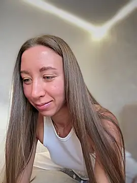 Snapshot of EvaCatt chatting on 01/17/26, 04:17 EvaCatt online show from 01/17/26, 04:17