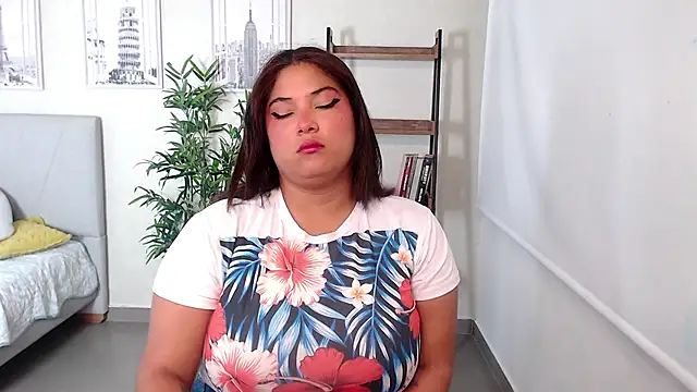 Snapshot of Kenya--Buhle chatting on 02/06/25, 11:10 Kenya--Buhle online show from 02/06/25, 11:10