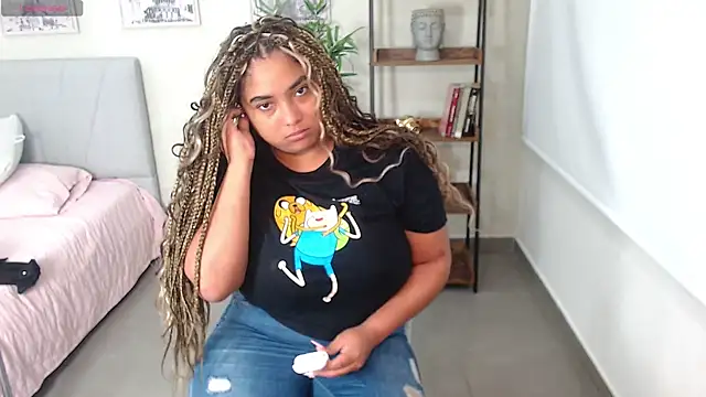 Snapshot of Kenya--Buhle chatting on 02/12/25, 11:07 Kenya--Buhle online show from 02/12/25, 11:07