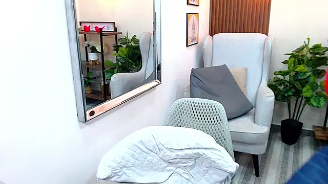 Snapshot of Kenya--Buhle chatting on 03/21/25, 11:12 Kenya--Buhle online show from 03/21/25, 11:12