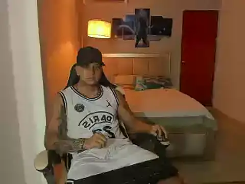 Snapshot of Jake_simons chatting on 12/13/24, 05:38 Jake simons online show from 12/13/24, 05:38