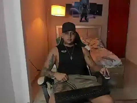 Snapshot of Jake_simons chatting on 12/20/24, 04:25 Jake simons online show from 12/20/24, 04:25